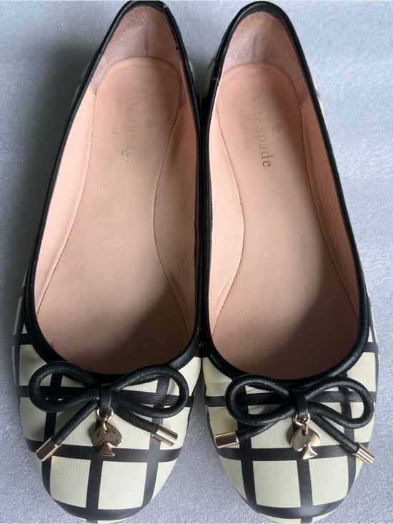 kate spade Shoes - KATE SPADE New York Willa Bow Ballet Flats Ivory Black Leather Size 6 Women’s